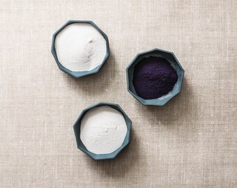 Indigo dye vat DIY kit. Make your own vat for dyeing fabric and yarn. Natural bio Indigo from India