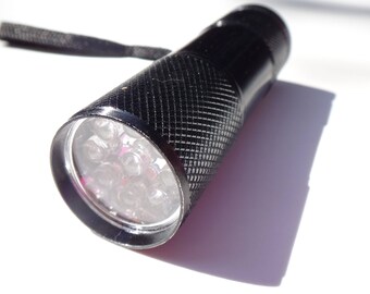 Mini UV LED Flashlight | Batteries Included! | UV Torch | Portable Black Light | Ideal for travelling or charging glow in the dark items