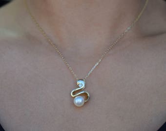 7.9mm Japanese Akoya Pearl Pendant in 14K Yellow Gold