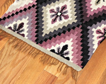 Woven table runner, vintage runner, vintage linens