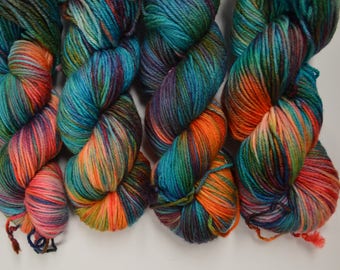Aubs Worsted, hand dyed yarn, handdyed yarn, hand dyed worsted yarn, hand painted yarn, worsted yarn, worsted weight, Paradise