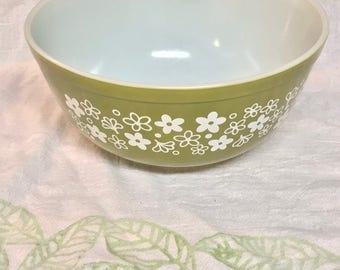 Vintage Pyrex 1970s Crazy Daisy Spring Blossom Green 2.5QT Round Mixing Bowl #403