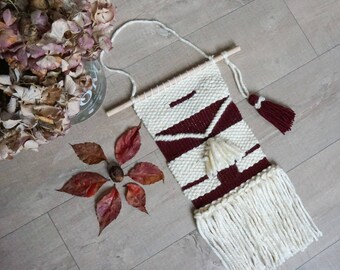Woven wall hanging / weaving wool