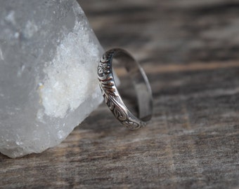 Floral Stacking Ring, Silver Flower Ring, Floral Wedding Band, Flower Ring, Forget Me Not, Floral Ring for Her, Gift for Daughter