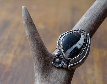 White Buffalo Turquoise Leaf Feather Sterling Silver Gem Stone Southwestern Statement Oversized Ring Size 8.5/8.75