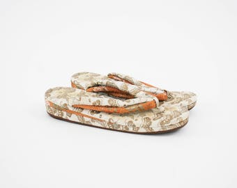 Vintage 1930's Japanese Zori Sandals - Asian Shoe - Traditional Sandals - Cranes - Floral - Gold & Orange - Wedge - US 7 EU 37 38 UK 5