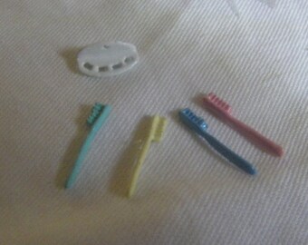 Miniature Dollhouse Toothbrush Set w Holder 1:12 Scale / Dollhouse Bathroom Accessories