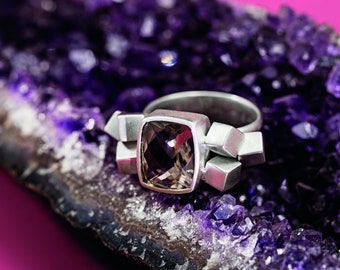 Silver and Topaz ring prisms Collection