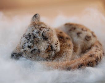 Sleeping Snow Leopard. Needle Felted Snow Leopard. Needle Felted Leopard Sculpture. Sleeping Leopard. Felted Wildcat. Needle Felted Leopards