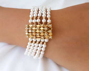 Statement bracelet Bridal cuff beaded Bracelet for bride Pearl bracelet Pearl bracelet Bridal pearl bracelet Bridal bracelet Bridal jewelry
