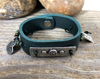 Leather Cuff/Leather Bracelet/Link Bracelet