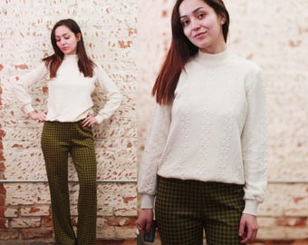 Vintage 1970s 80s XS / small white long sleeve mock neck shirt / turtleneck lightweight pullover sweater / jumper / cable knit