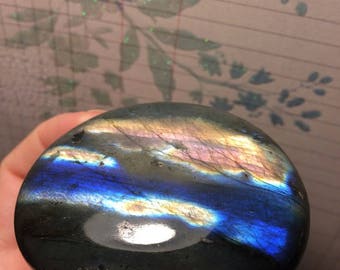 Labradorite "Bold Horizon" palm stone (gemstone)