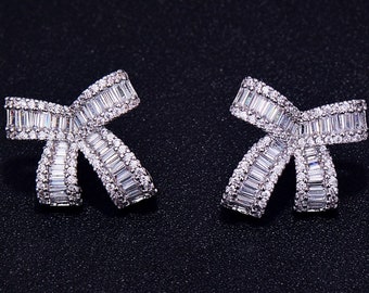 Earrings, stud earrings, pearl earrings, bow earrings, diamond earrings, silver earrings, gold earrings, baguette earrings, diamonds, baguet