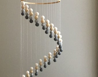 Nursery mobile Felt ball mobile Baby mobile Felt balls Cot mobile Nursery decor