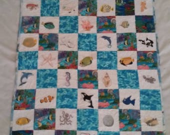 New quilt, handmade, machine embroidered small quilt, can be used as a lap quilt, or baby quiilt