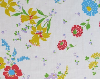 Vintage Sheet - Yellow Daffodil Floral - Full or Double Flat Sheet