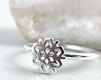 Snowflake ring, sterling silver, stackable, Winter jewelry, Holiday gift