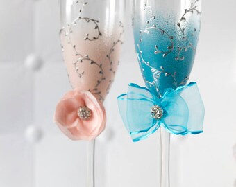 Wedding Champagne Flutes, Blush Pink Wedding Glasses, Bride and Groom Toasting Flutes Dusty Blue Wedding Flutes Personalized Mr and Mrs Gift