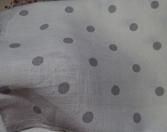 white linen with grey peas 1 m x 1.5 m great
