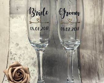 Bride and Groom wedding glasses, champagne flute, wedding gift, toasting glass, unique gifts