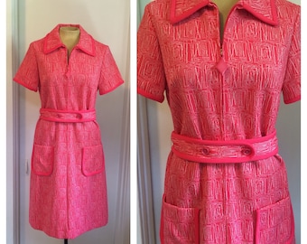 Belted knit dress in coral and white pattern