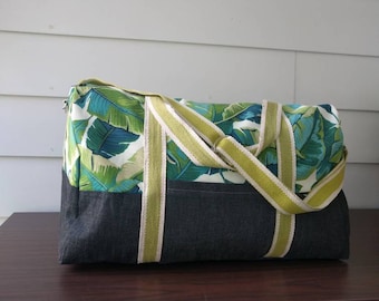 Adventurer overnight duffel bag in Palm Springs