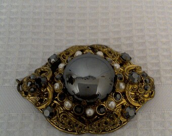 Stunning Vintage GERMAN Gold Tone Brooch Black Gemstone/Glass with Pearl Stud Seeds