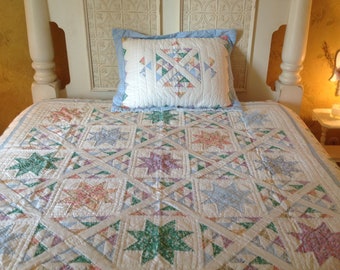 Vintage quilt Twin bed quilt Pillowsham Pastel colored quilt Vintage bed cover Cottage chic decor Country cottage quilt