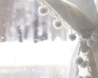 Snowmageddon Vintage White Pom Pom Country Cottage Curtain