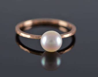 Gold ring, Gold pearl engagement ring, White pearl ring 14k gold, Hammered texture, Gold pearl ring, Unique pearl ring, Modern ring