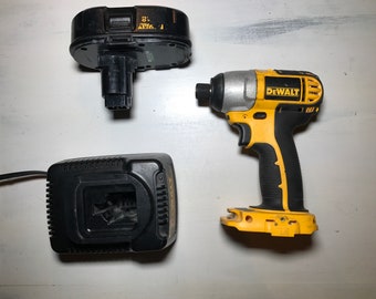 Milwaukee, 18 Volts, Lithium-Ion Battery