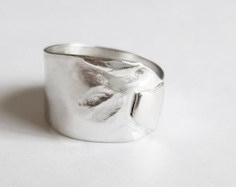 hammered silver band ring