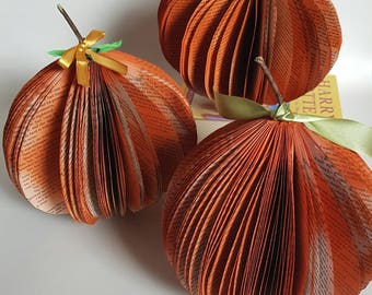Book pumpkin, 3D book art, Halloween wedding, Autumn wedding decorations, Autumn Fall trends, Wedding Centrepiece, Table decoration