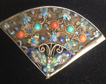 Fan brooch