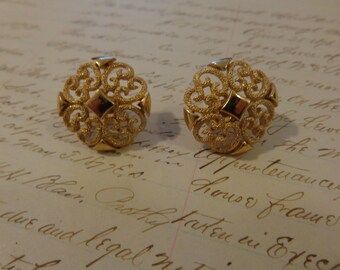 AVON Clip Earrings. Vintage Avon Signed Clip On Fancy Gold Filigree Earrings