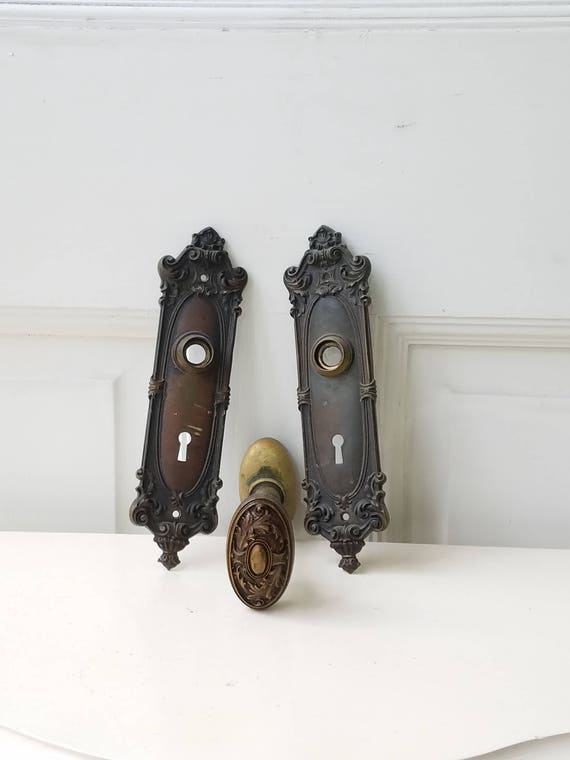Complete Set Victorian Door Hardware, Antique Door Knobs, Door Complete Set Victorian Door Hardware, Antique Door Knobs, Door Plates, Mortise Lock, Ornate Hardware, Pair of Escutcheons, Fancy Brass Plate from ... - Complete Set Victorian Door Hardware, Antique Door Knobs, Door