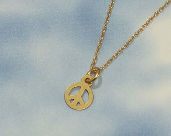 Solid Gold Peace Sign Necklace, Minimalist Charm Necklace, 6mm Delicate Peace Sign Charm Necklace, 14k Minimalist Peace Sign Necklace