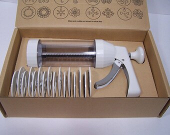 Pamperped Chef Cookie Pastry Press 1525 New Retired Discs NIB