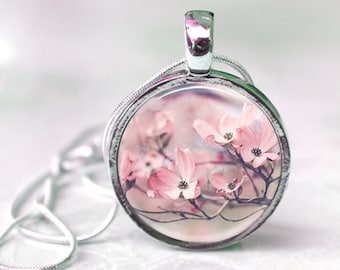 Resin Jewelry, Gift for Her, Resin Pendant, Botanical Jewelry, Resin Necklace, Flower Necklace, Key Chain, Nature Lover Gift, Gift for Mom