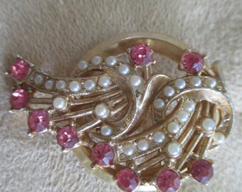 Vintage costume jewelry / rhinestone brooch