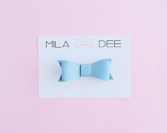 Light Blue Leather bow on a alligator clip • leather bow• baby bow • alligator clip • little girl clip • littld girl bow • blue bow
