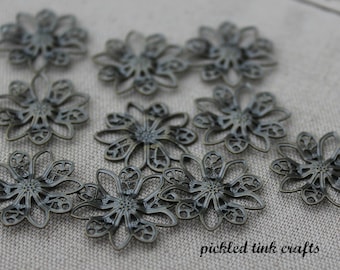 Small Brass Daisy Flower Charms