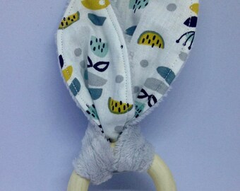 Rattle "Bunny" to ease the pain with sweetness!