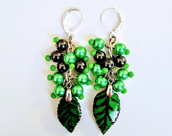 Dangled resin leaf earrings