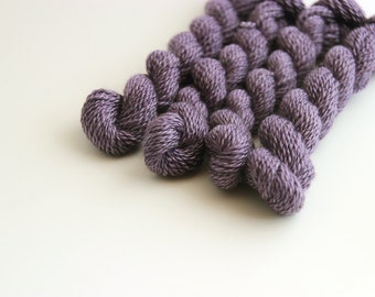 Hand dyed embroidery yarn | violet purple | embroidery wool | wool | silk | laceweight knitting | cross stitch | tapestry | weaving | 20m