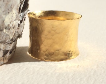 Wide gold band ring - Wide gold band - Wide gold ring - Hammered ring - Hammered wide ring - Gift under 30 - Perfect gift for her