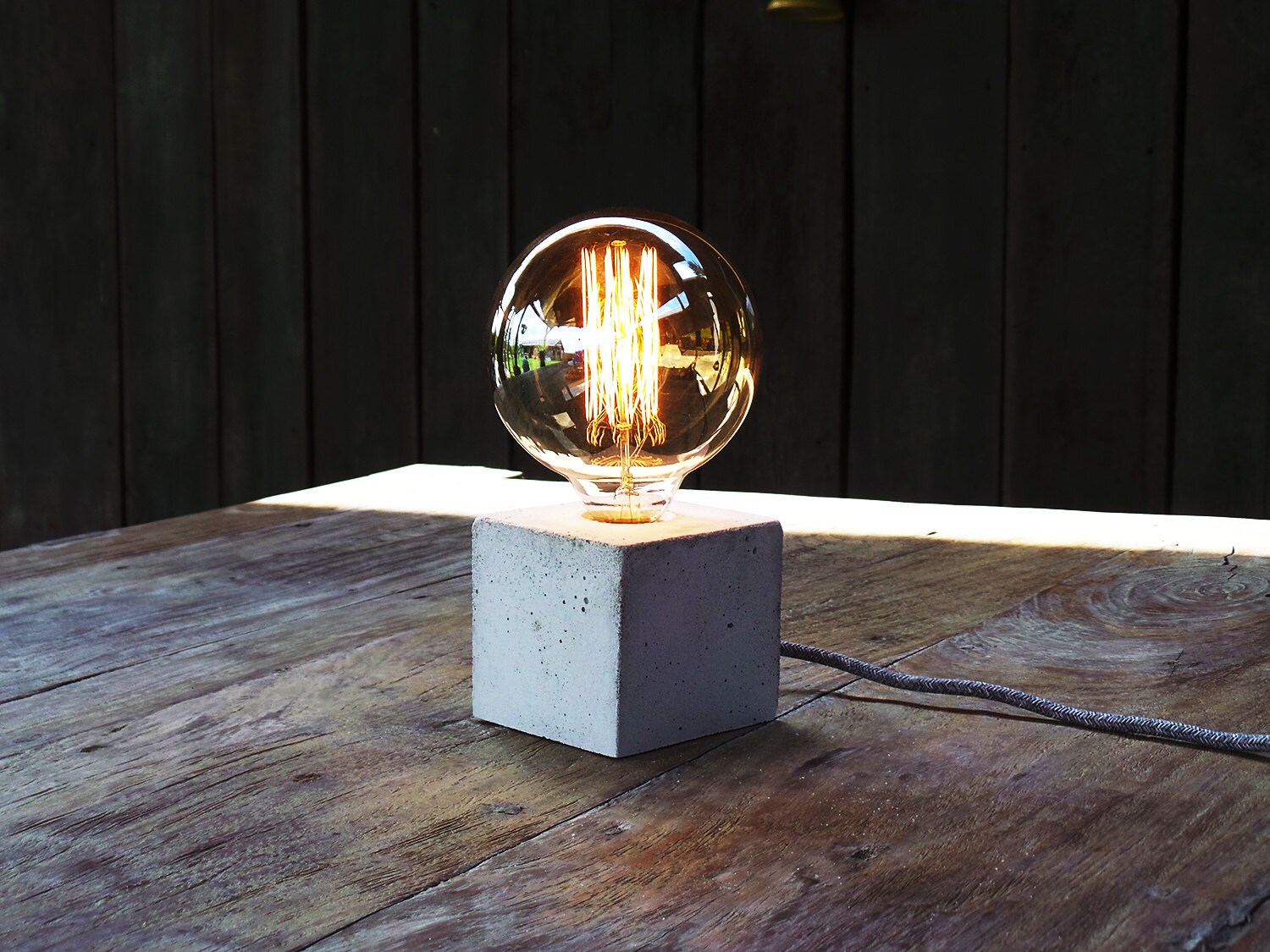 Ready To Ship White Concrete Lamp Table Zoom
