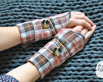 Fingerless gloves, wrist warmers Plaid
