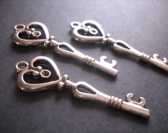 Bulk Skeleton Keys Silver Keys Wholesale Keys Heart Keys Heart Top Keys Key Pendants Bulk Keys Wedding Keys 150 pieces
